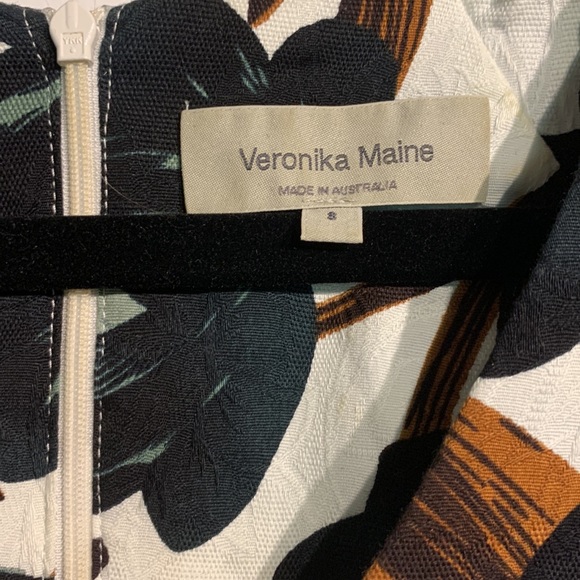 Veronika Maine Floral V-neck Dress - Picture 2 of 4